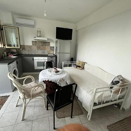 Malamo Apartment Ampelo Exterior photo